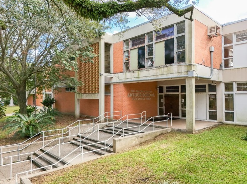 3736 Gentilly Blvd, New Orleans, LA à vendre - Photo de l’immeuble – Image 3 sur 11
