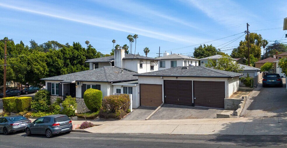 3204 Palmer Dr, Los Angeles, CA à vendre - Photo de l’immeuble – Image 1 sur 15