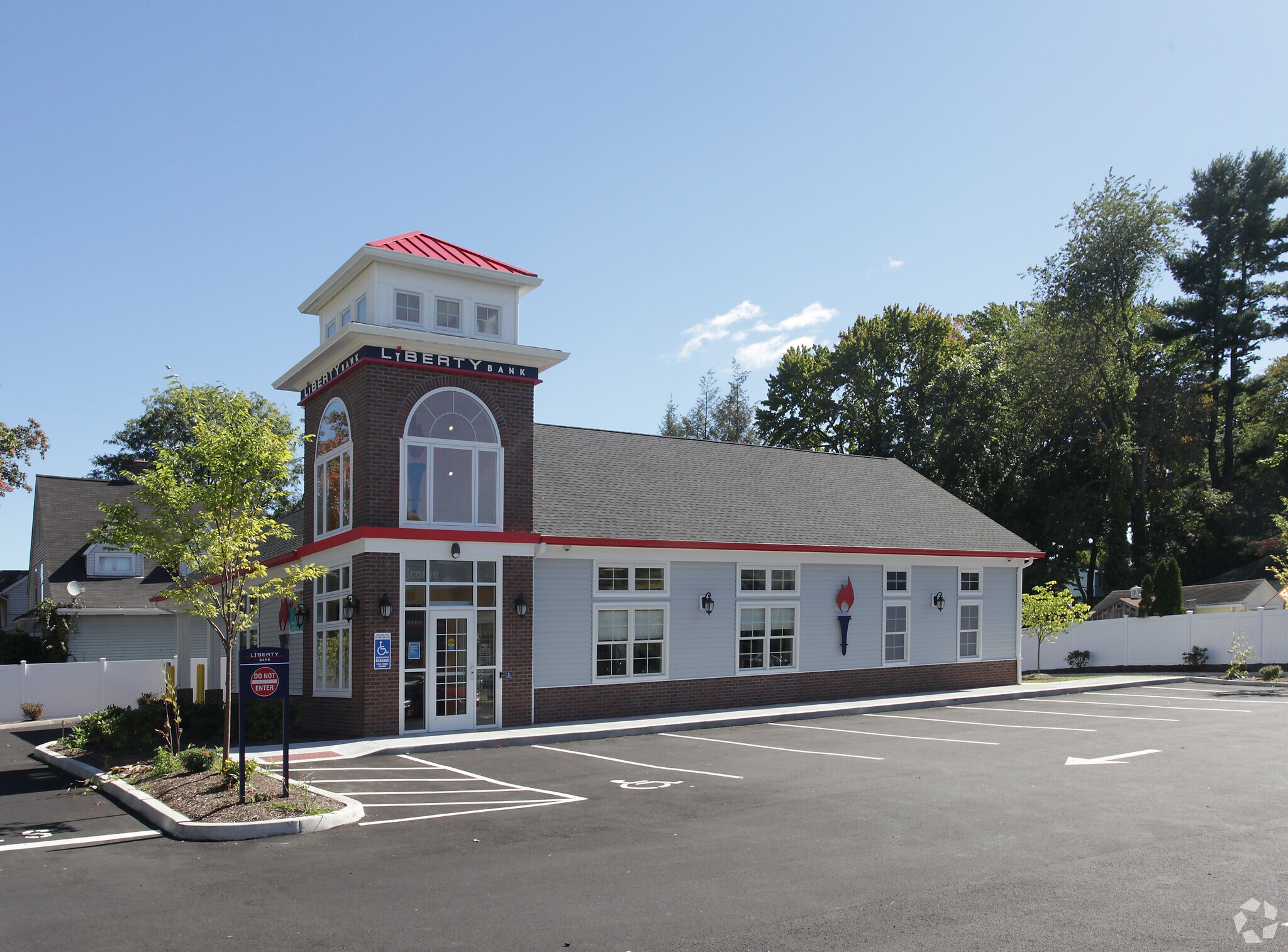774 Farmington Ave, Bristol, CT à louer Photo principale– Image 1 sur 8