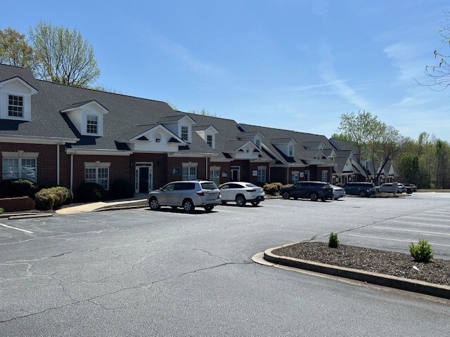 140 Bridges Rd, Mauldin, SC à vendre - Photo de l’immeuble – Image 2 sur 6
