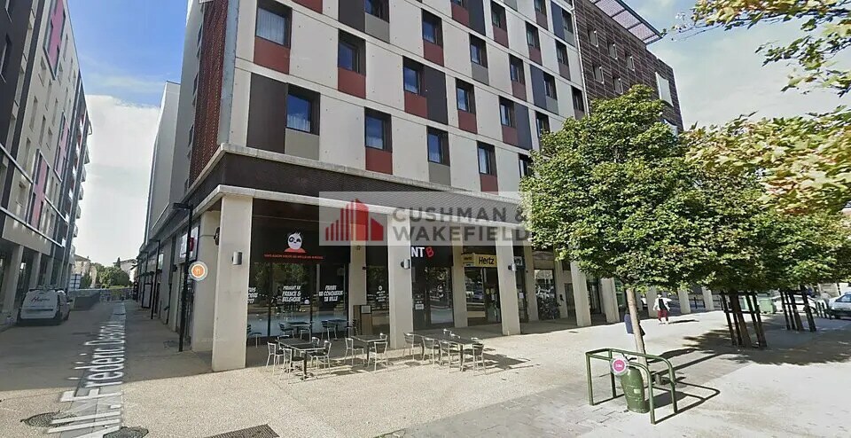 Local commercial dans Nîmes à louer - Photo de l’immeuble – Image 1 sur 1