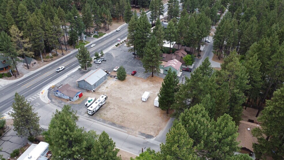 41680 Big Bear Blvd, Big Bear Lake, CA à louer - Photo de l’immeuble – Image 3 sur 8
