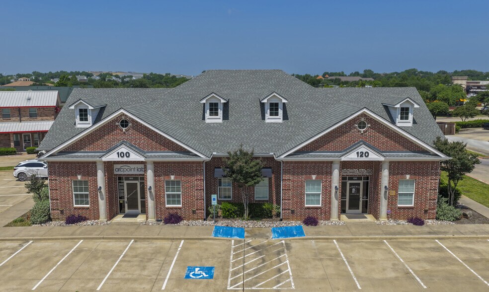 4100 Fairway Dr, Carrollton, TX à vendre - Photo de l’immeuble – Image 3 sur 11