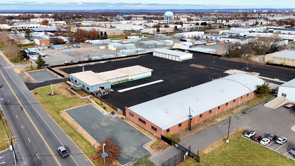 107 How Ln, New Brunswick, NJ à louer - Photo de l’immeuble – Image 2 sur 4