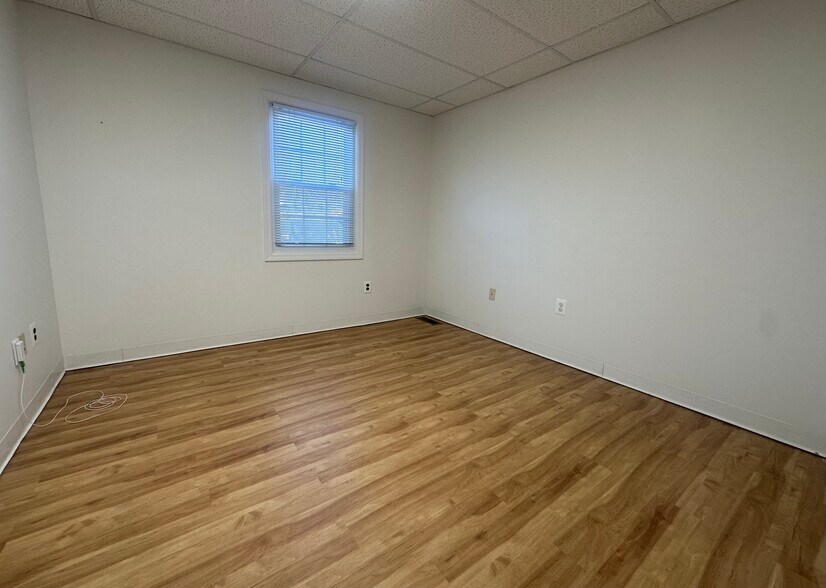 617 Union Ave, Brielle, NJ à louer - Photo intérieure – Image 3 sur 7