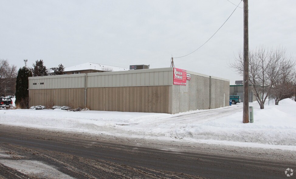 5430-5448 Douglas Dr N, Crystal, MN à louer - Photo de l’immeuble – Image 2 sur 48