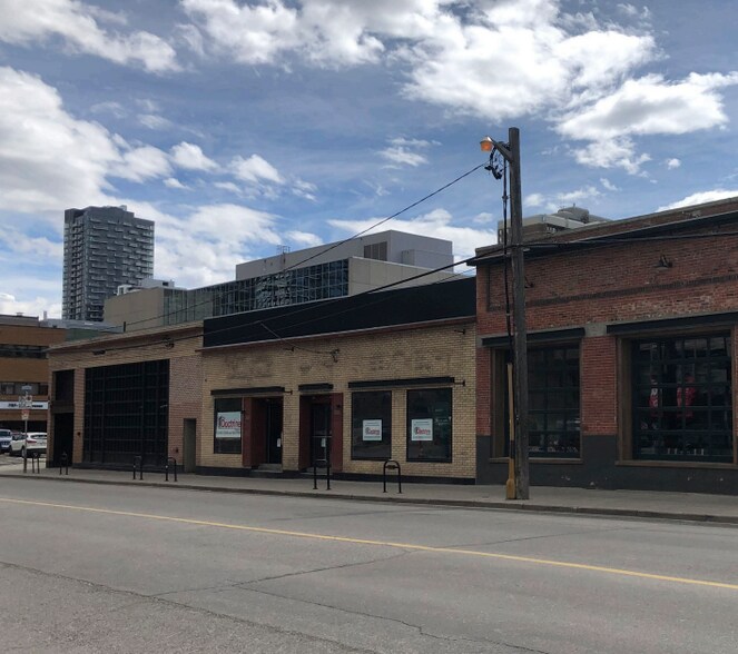 731-739 10 Ave SW, Calgary, AB à louer - Photo de l’immeuble – Image 1 sur 1