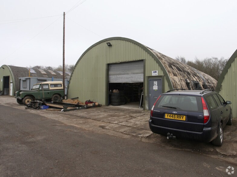 Boughton Industrial Est, Boughton à vendre - Photo principale – Image 1 sur 4