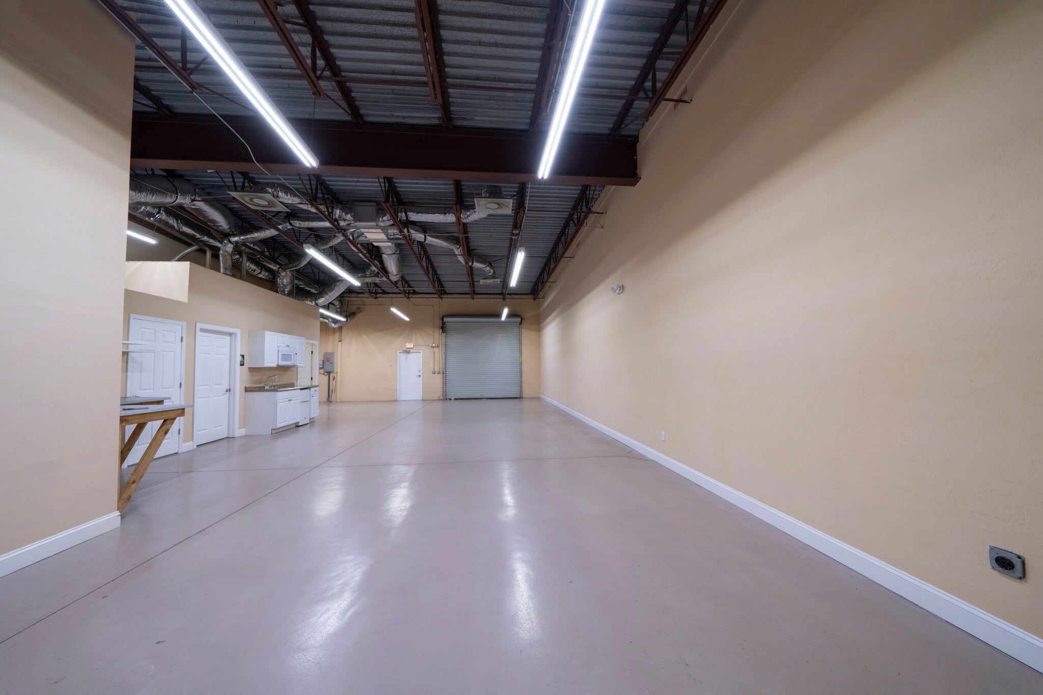 24551 Production Cir, Bonita Springs, FL à louer Photo principale– Image 1 sur 35