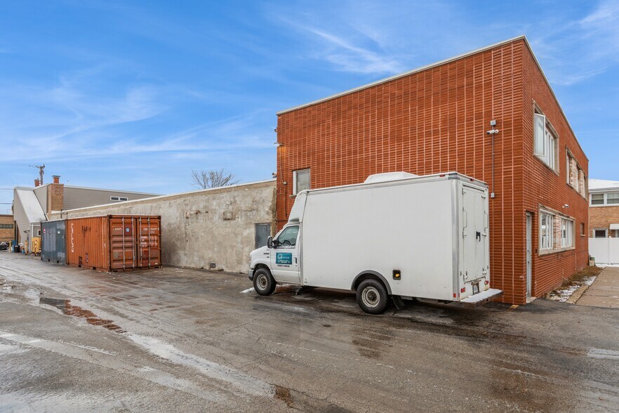 7004 W Cullom Ave, Norridge, IL à vendre - Photo de l’immeuble – Image 3 sur 3