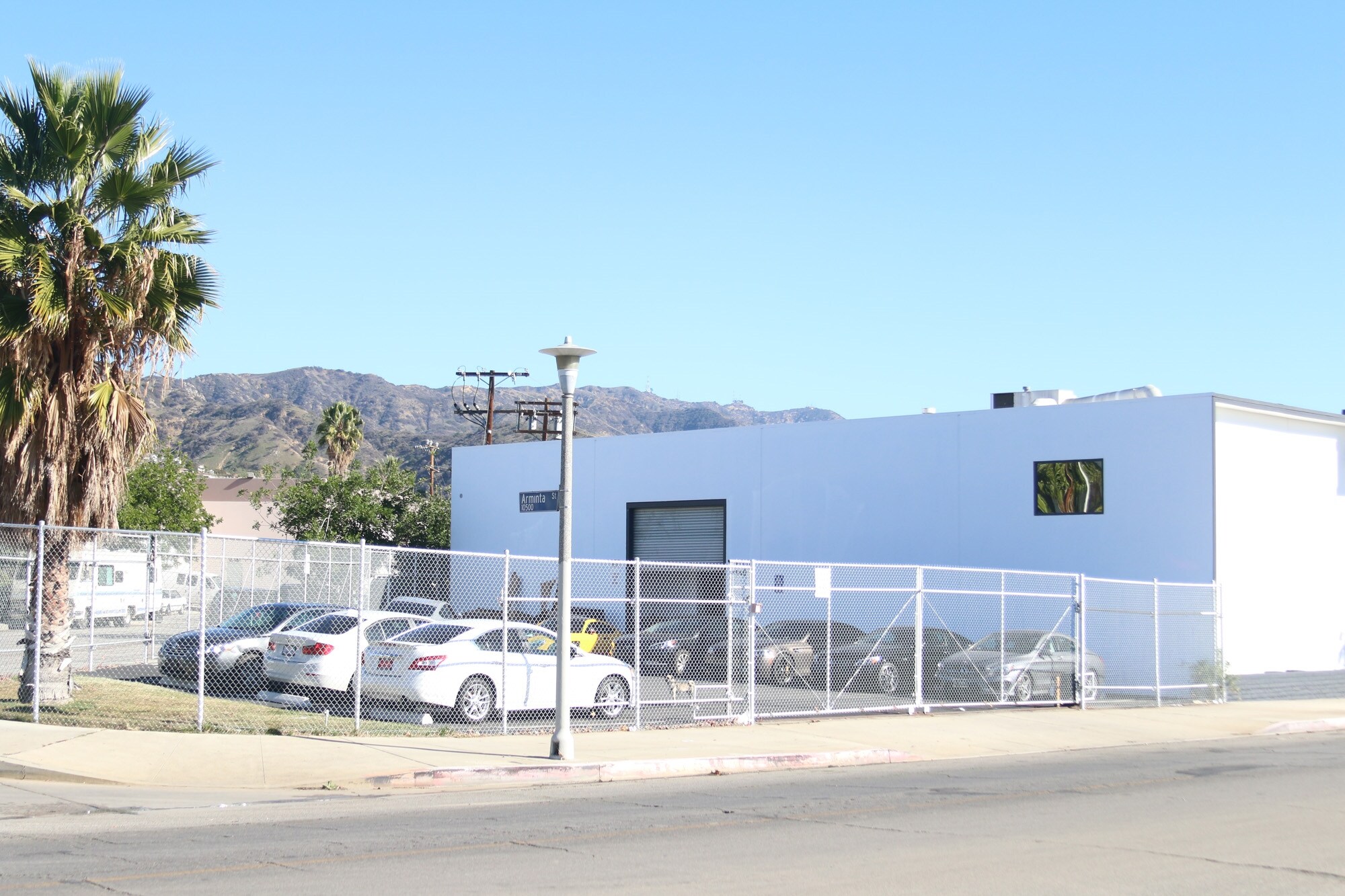 7848 San Fernando Rd, Sun Valley, CA à louer Photo de l’immeuble– Image 1 sur 7