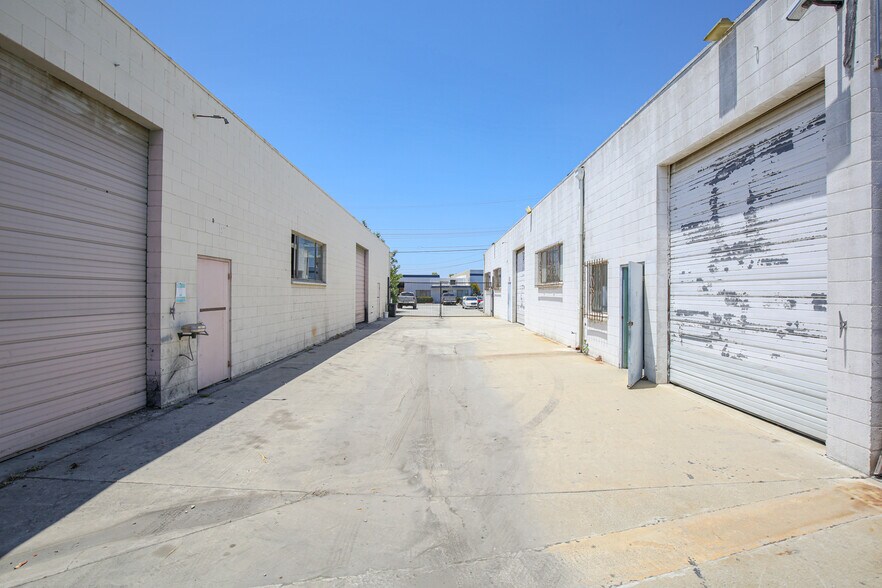 8342 Secura Way, Santa Fe Springs, CA à louer - Photo de l’immeuble – Image 3 sur 6