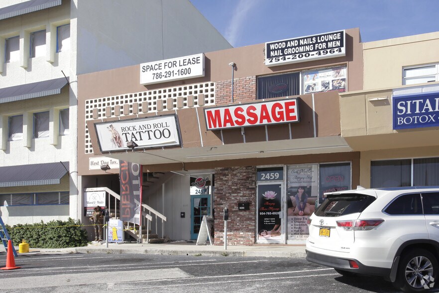 2457-2459 E Commercial Blvd, Fort Lauderdale, FL à louer - Photo de l’immeuble – Image 1 sur 10