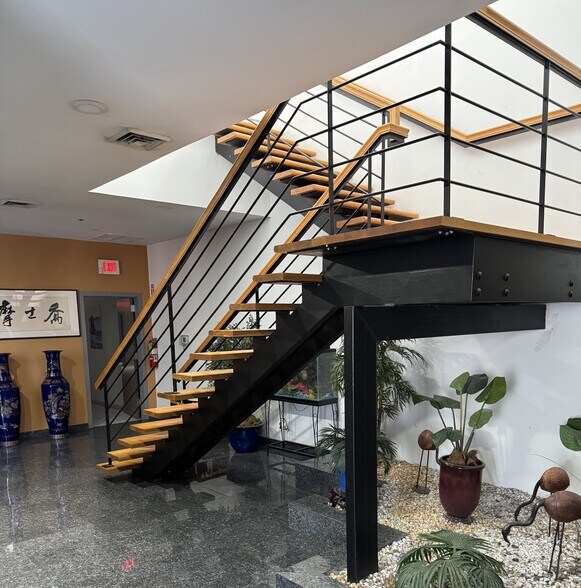 5821 Adams St, West New York, NJ à louer - Photo de l’immeuble – Image 2 sur 7