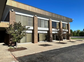 6810 S Cedar St, Lansing, MI à louer Photo intérieure– Image 1 sur 7
