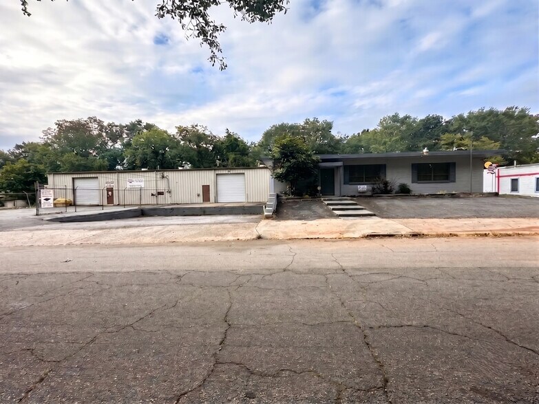 808 Avon Ave SW, Atlanta, GA à vendre - Photo principale – Image 1 sur 5