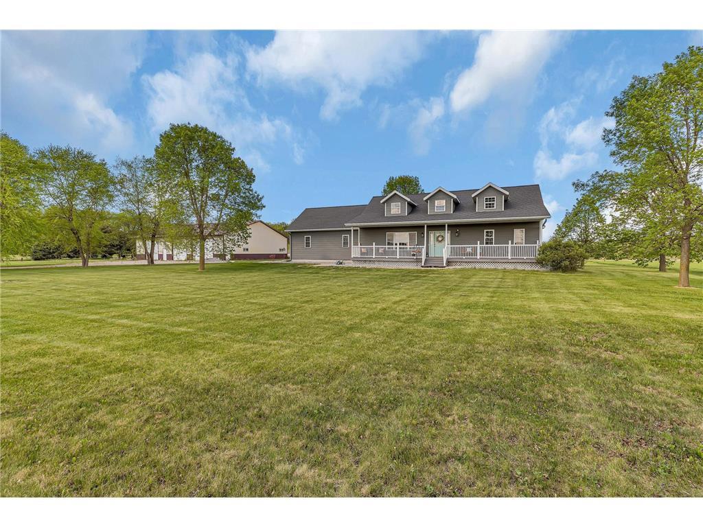 10448 345th St, Saint Joseph, MN à vendre Photo principale– Image 1 sur 31