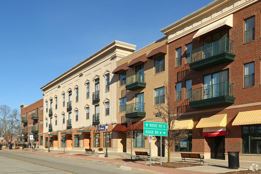 49730 Uptown Ave, Canton, MI à louer - Photo de l’immeuble – Image 3 sur 5