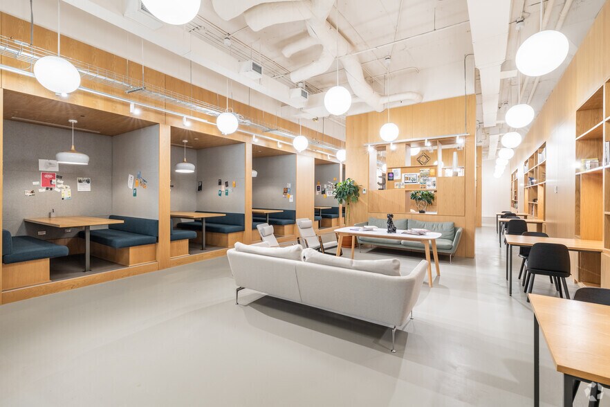 135 Laurier Av W, Ottawa, ON à louer - Photo de l’immeuble – Image 1 sur 30