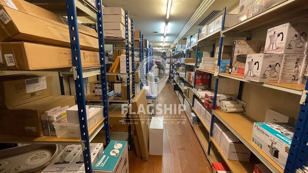 Local commercial dans Paris à louer - Photo de l’immeuble – Image 3 sur 6