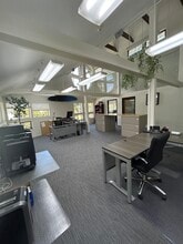 335 Spreckels Dr, Aptos, CA à louer Photo intérieure– Image 1 sur 2