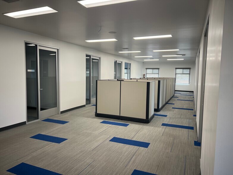 235 W 5th Ave, Escondido, CA à vendre - Photo intérieure – Image 3 sur 13