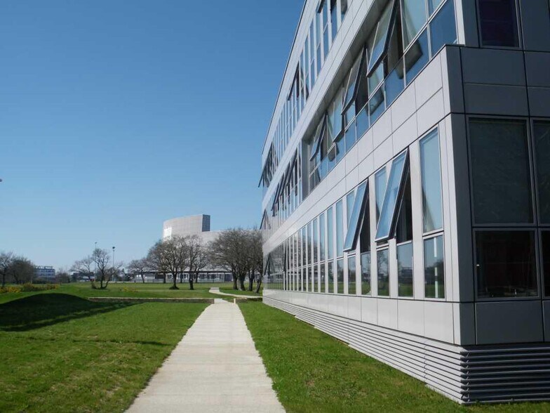 9 Impasse Claude Nougaro, Saint-Herblain à louer - Photo de l’immeuble – Image 3 sur 17