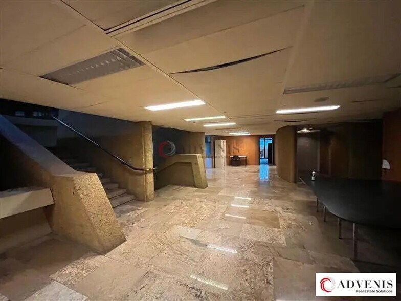 Bureau dans Bordeaux à louer - Photo de l’immeuble – Image 3 sur 11