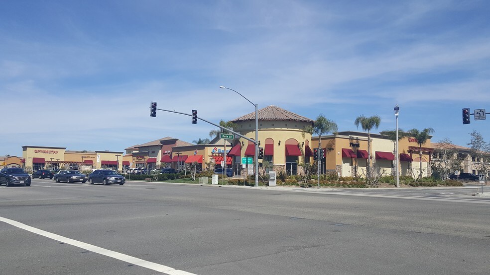 Date St, Murrieta, CA à louer - Photo de l’immeuble – Image 1 sur 7