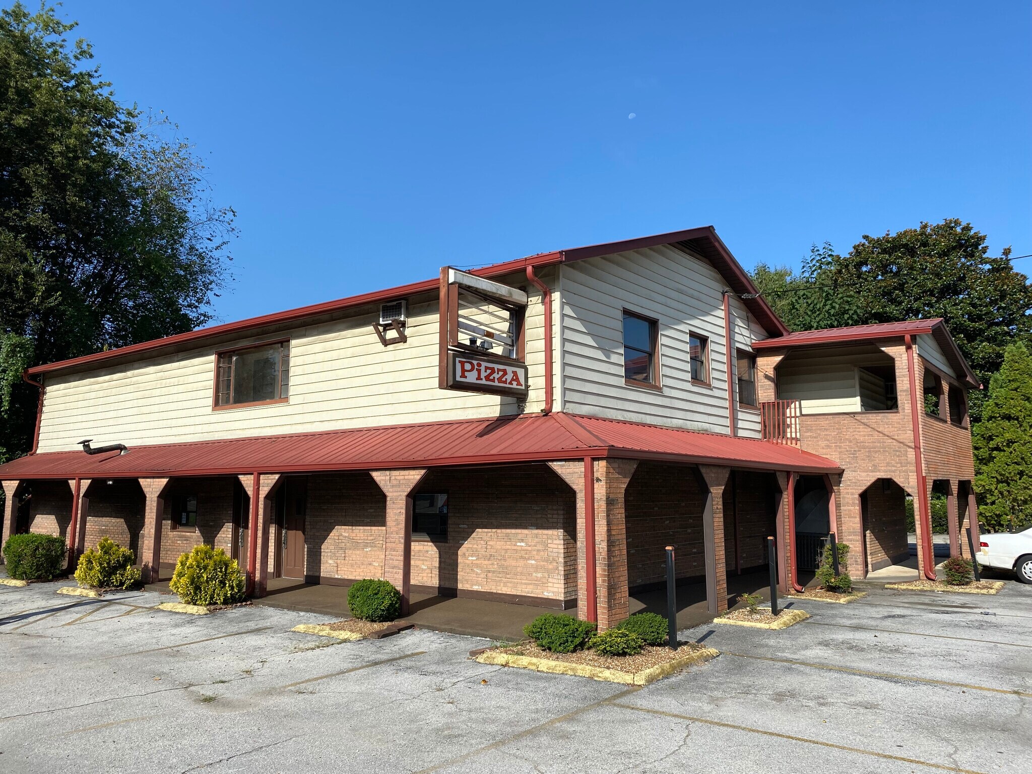 705 W Race St, Kingston, TN à vendre Photo principale– Image 1 sur 32