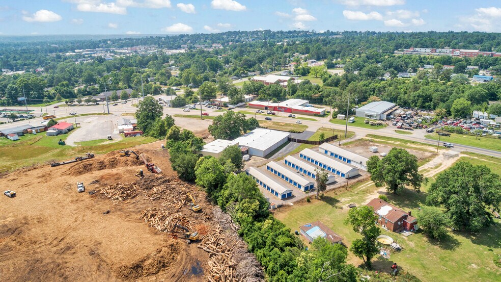 613 Atomic Rd, North Augusta, SC à louer - Photo de l’immeuble – Image 3 sur 37
