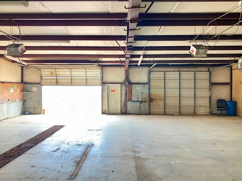 902 S Main St, Jacksboro, TX à louer - Photo intérieure – Image 3 sur 15