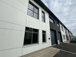 Plus de détails pour Local d'activités à louer