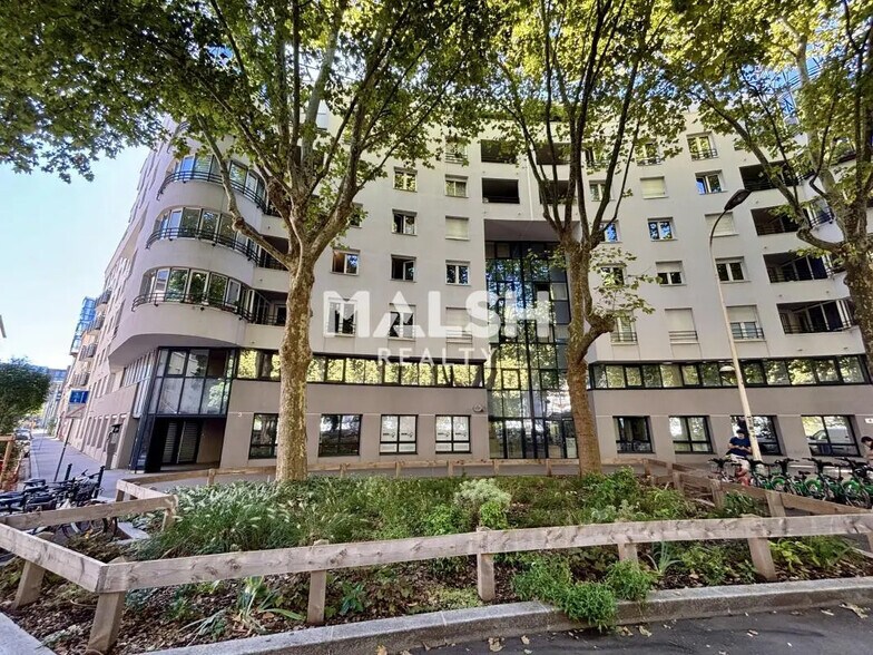 Bureau dans Lyon à vendre - Photo de l’immeuble – Image 1 sur 11