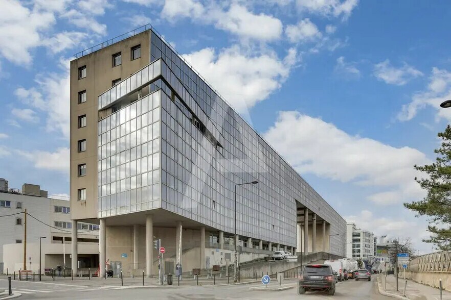 Bureau dans Ivry-sur-Seine à louer - Photo de l’immeuble – Image 3 sur 4