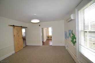 25 N Fullerton Ave, Montclair, NJ à louer Photo intérieure– Image 1 sur 5