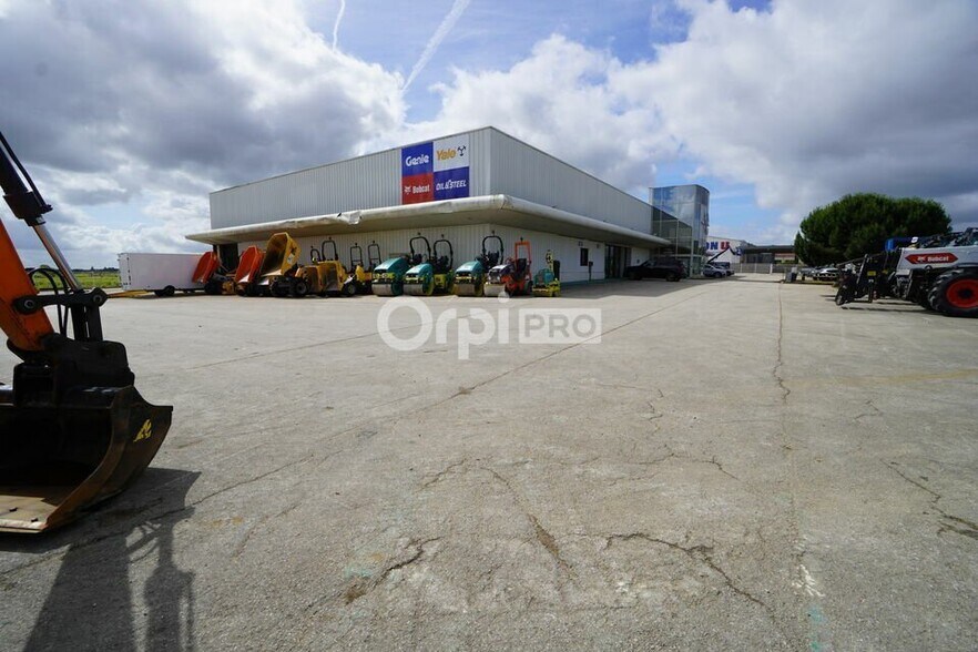 Local d’activités dans Brochon à louer - Photo de l’immeuble – Image 3 sur 12