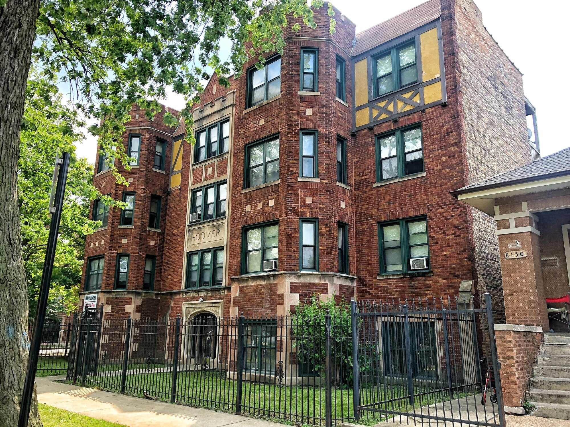8156 S Laflin St, Chicago, IL à vendre Photo de l’immeuble– Image 1 sur 6