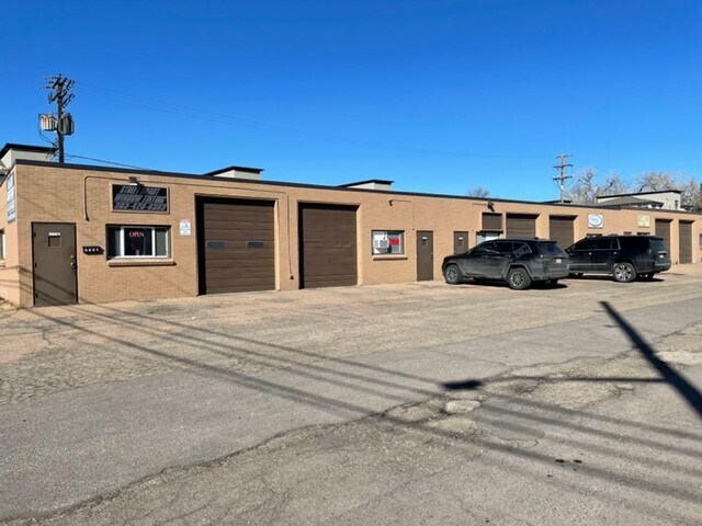 5601-5617 Newland Way, Arvada, CO à louer Photo de l’immeuble– Image 1 sur 2
