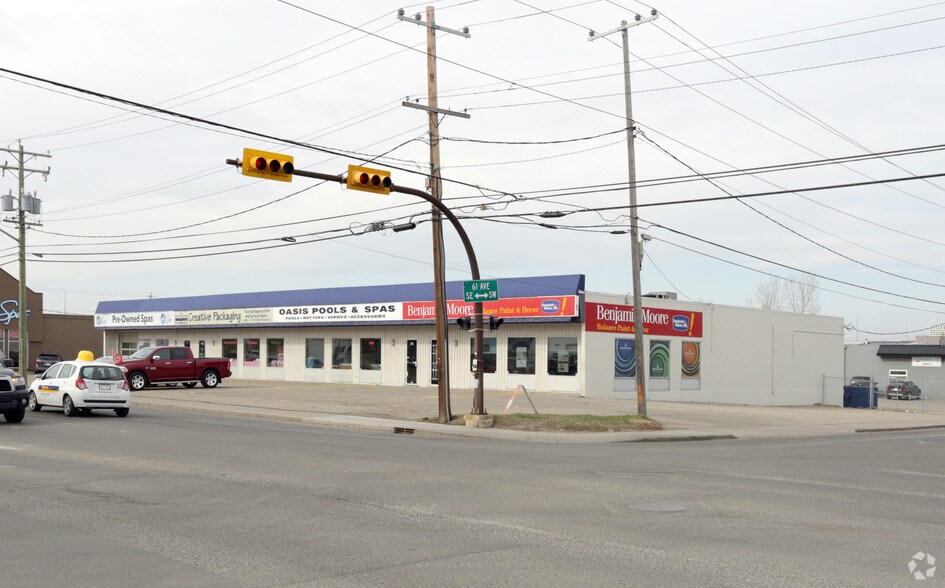6101-6107 Centre St SW, Calgary, AB à louer - Photo de l’immeuble – Image 3 sur 5