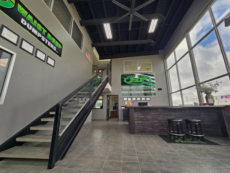 750 Industrial Dr, Clare, MI à vendre - Photo de l’immeuble – Image 3 sur 14