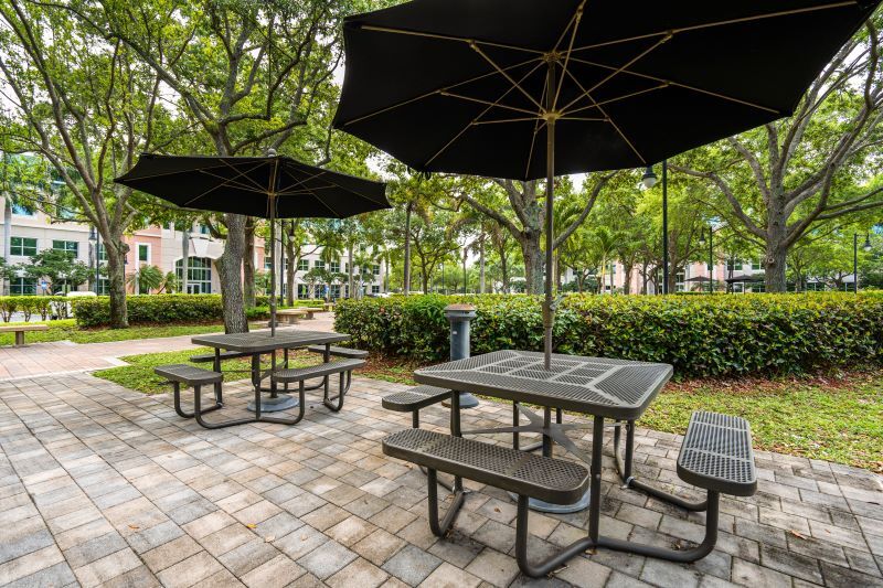 3501 SW 160th Ave, Miramar, FL à louer - Photo de l’immeuble – Image 1 sur 6