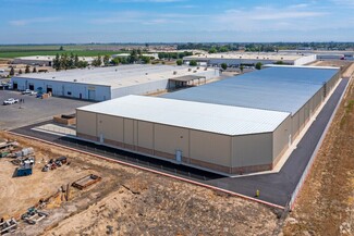 Plus de détails pour 7401-7427 W Sunnyview Ave, Visalia, CA - Bureau, Industriel/Logistique à louer