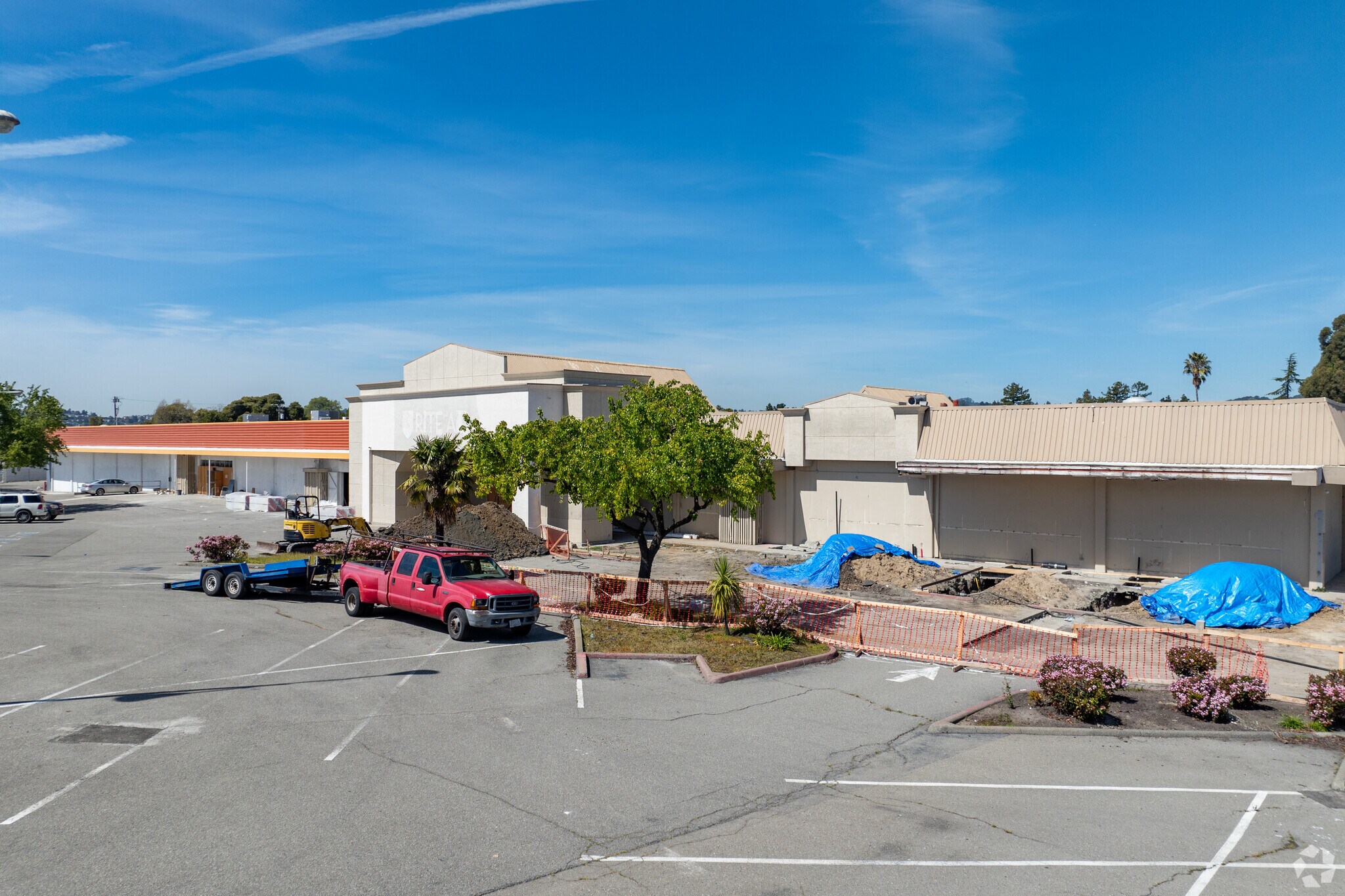 3846-3848 Castro Valley Blvd, Castro Valley, CA à louer Photo de l’immeuble– Image 1 sur 8