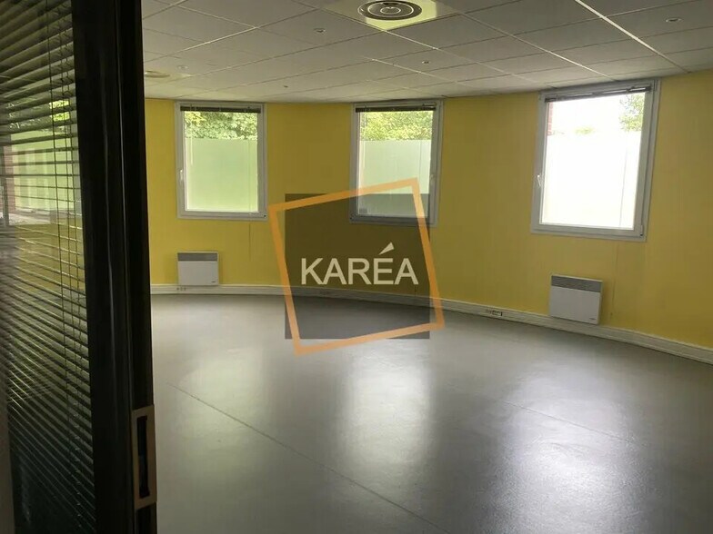 Bureau dans Magny-le-Hongre à louer - Photo de l’immeuble – Image 3 sur 8