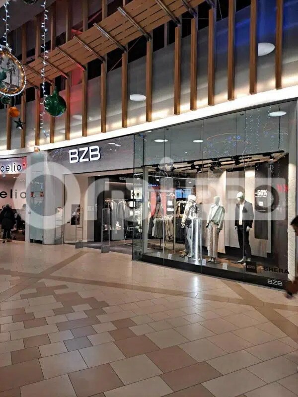 Local commercial dans Reims à louer Hall d’entrée– Image 1 sur 3