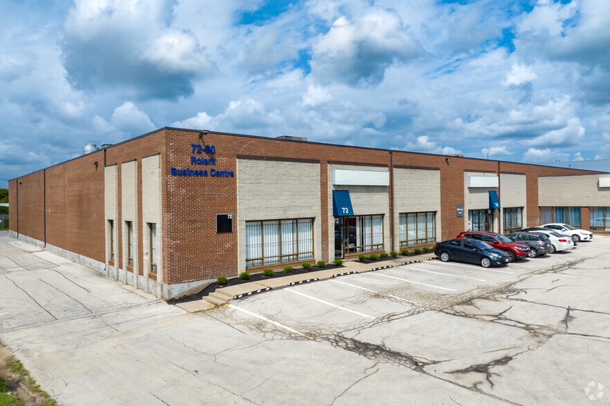 72-80 Rolark Dr, Toronto, ON à louer - Photo principale – Image 1 sur 5