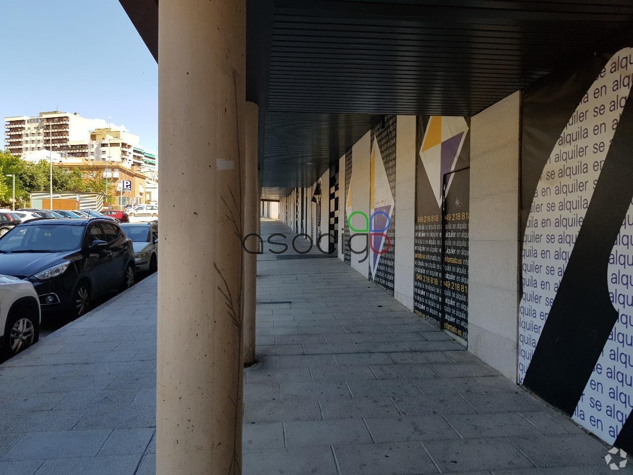 Local commercial dans Guadalajara, Guadalajara à louer Photo intérieure– Image 1 sur 2