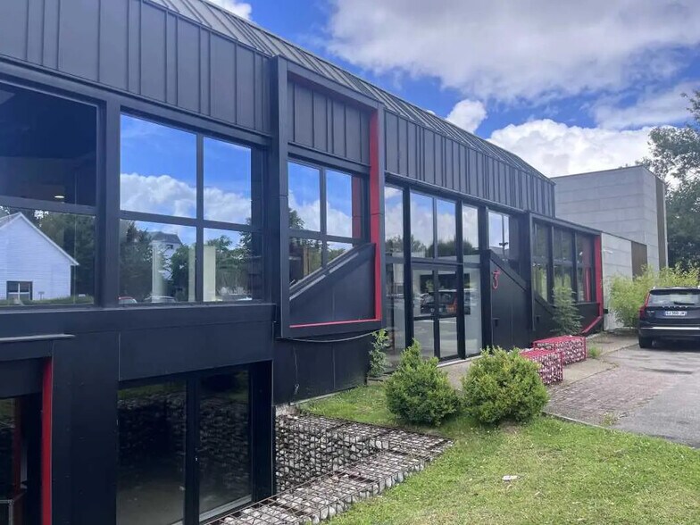 Bureau dans Mont-Saint-Aignan à louer - Photo de l’immeuble – Image 1 sur 10