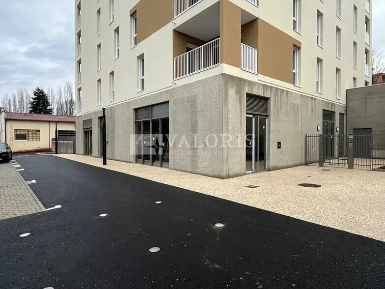 Local commercial dans Gleizé à louer - Photo de l’immeuble – Image 3 sur 17